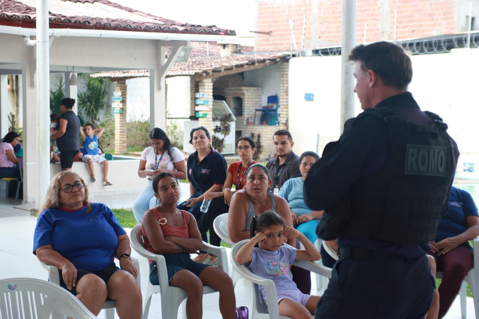Segurança: Guarda Municipal ministra aula de defesa pessoal no CRAS Parque Industrial