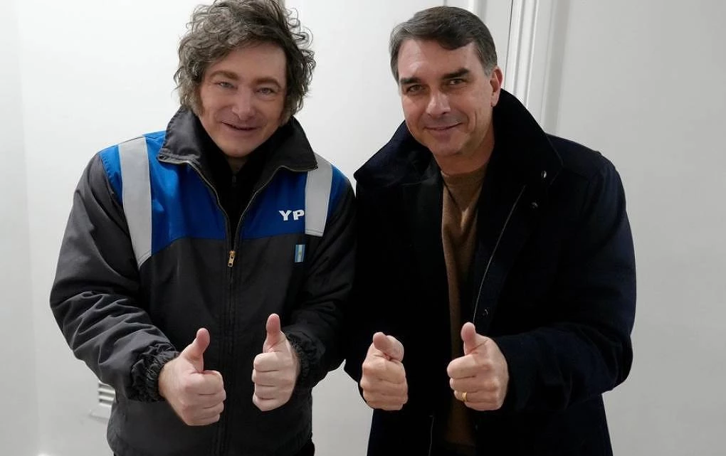 Flávio encontra Milei: “Brasil voltará a ser irmão da Argentina”